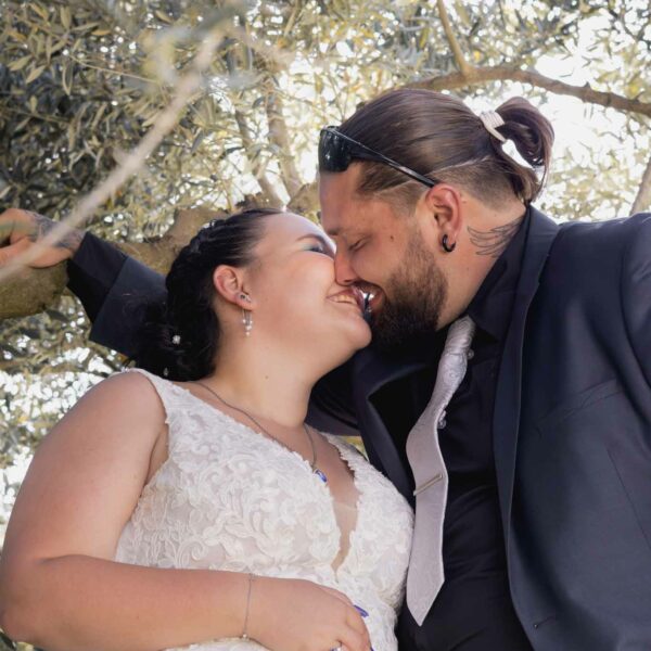 wedding-kiss-olivetree